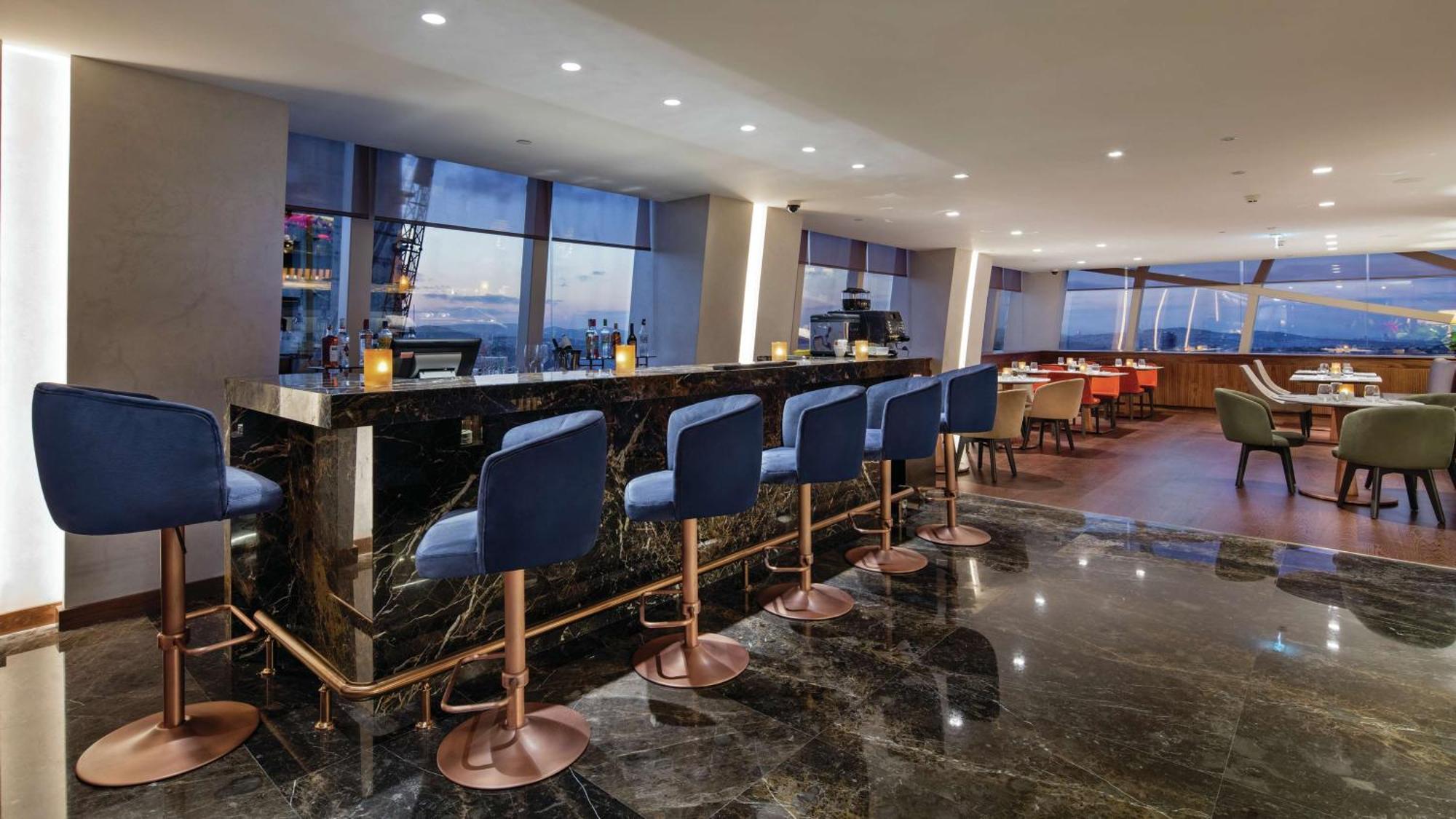 Hilton Maslak Otel 5*