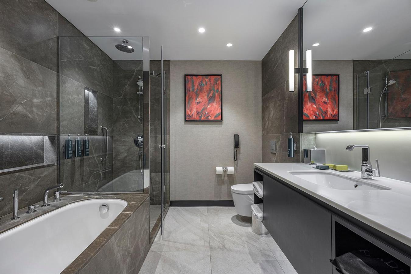 Hilton Maslak Otel 5*