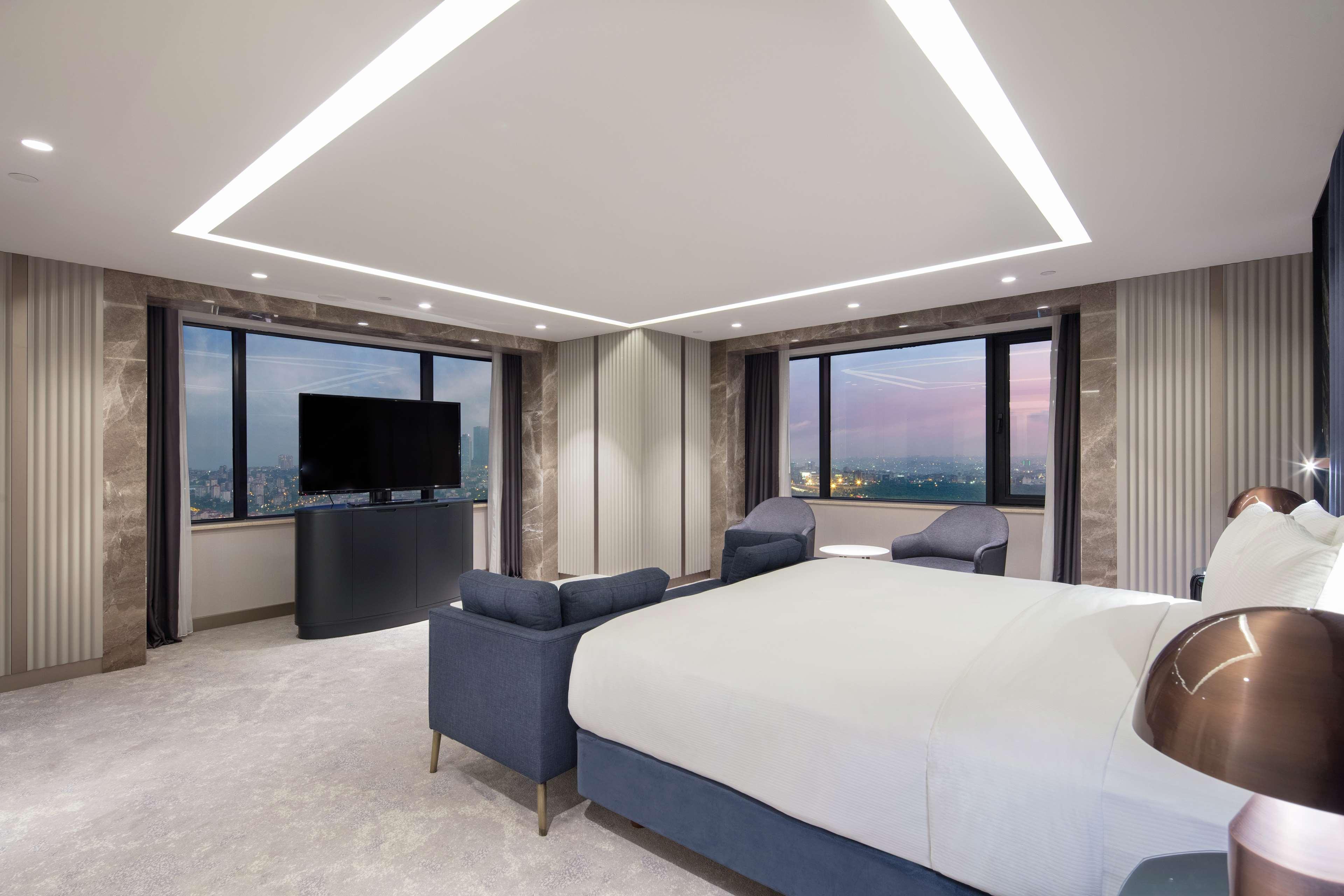 Hilton Maslak 5*