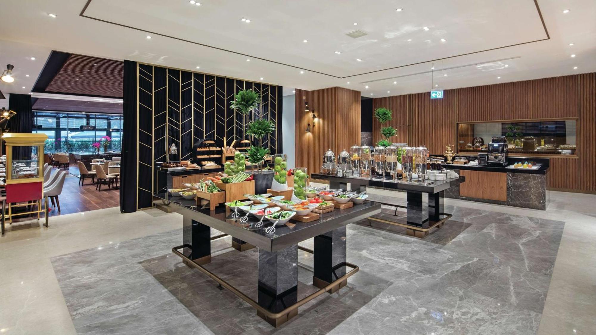 Hilton Maslak Hotel 5*
